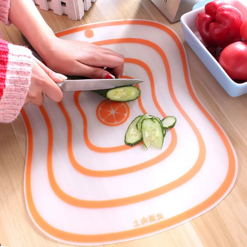 Ergonomic cutting board set for comfortable food prep