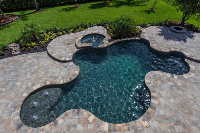 How to choose the right size and shape for my backyard pool